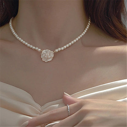 Charm Pearl Beaded White Camellia Flower Pendant Necklace for Women New Korea Fashion Collarbone Chain Jewelry Accessories Gift