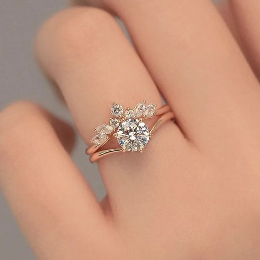 Gorgeous Flower Round Geometry Silver Color Rings for Women Hollow Fashion Metal Inlaid White Stones Ring Jewelry