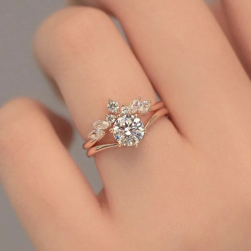 Gorgeous Flower Round Geometry Silver Color Rings for Women Hollow Fashion Metal Inlaid White Stones Ring Jewelry