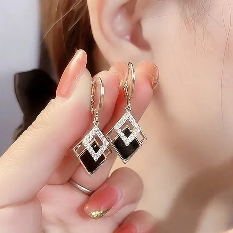 Black Rhombus Pendants Women's Hanging Earrings Gold Color Buckle Drop Earrings Rhinestone Statement Earrings Party