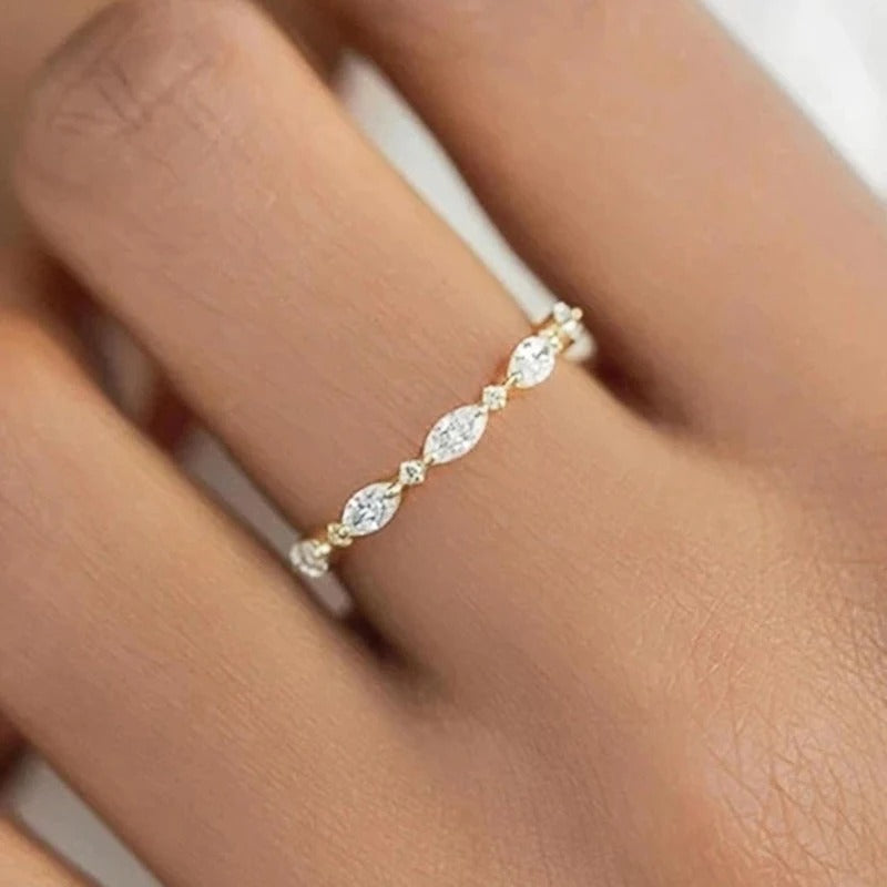 Simple Stylish Female Finger-ring with Marquise Round Cubic Zirconia Exquisite Women Rings Fashion Versatile Jewelry