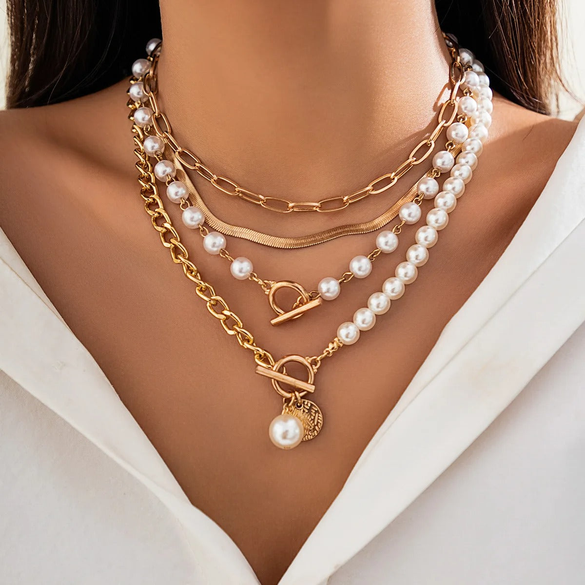 Gold Metal Circular Carved Pendant Necklace Women 2025 Multi layered Sweet Imitation Pearl Fashion Girl Beach Jewelry
