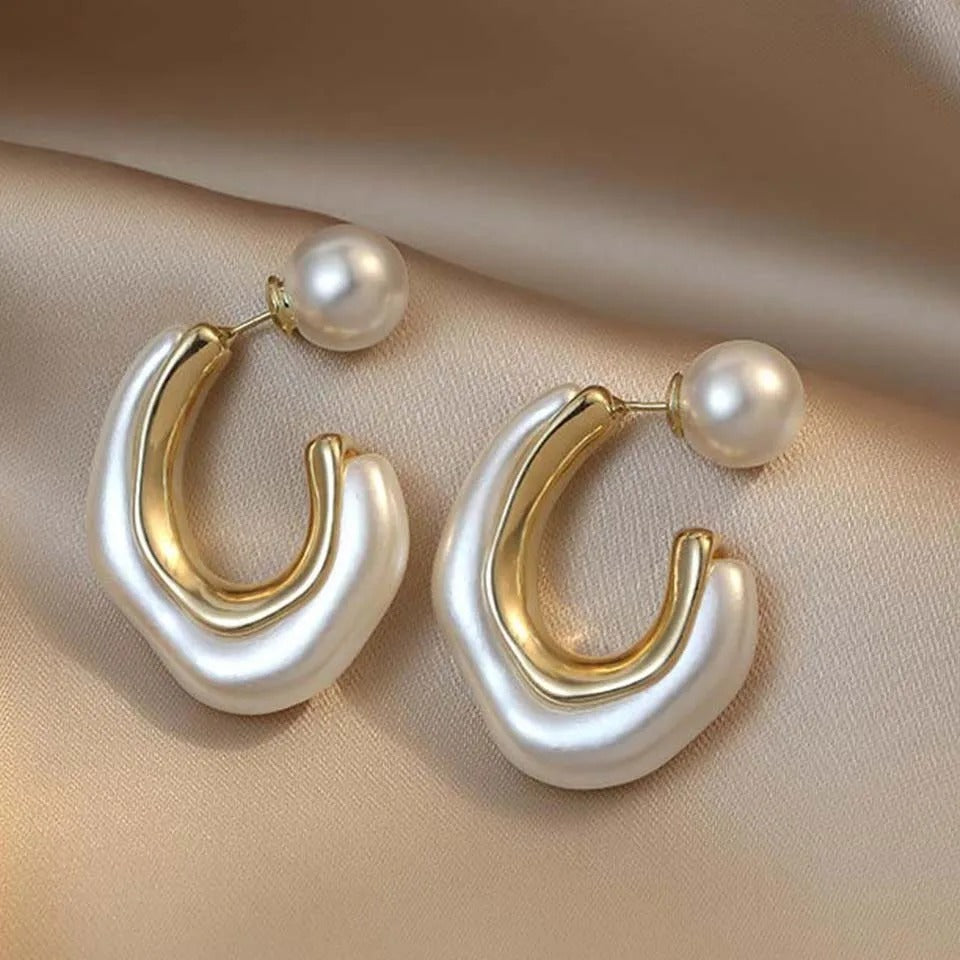 New Design Irregular Metal Pearl Earrings for Women Personalized CC Shape Hoop Earring Korean Fashion Jewelry