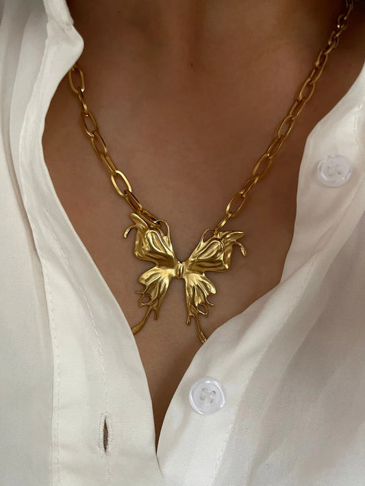 Exaggerated Punk Big Butterfly Hollow Oval Flower Pendant Necklace for Women Stainless Steel Waterproof Fashion Gifts