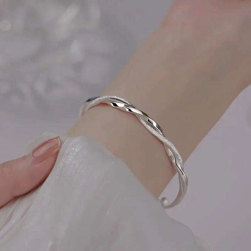 Silver Twisted Woven Bracelet Women’s Luxury Jewelry
