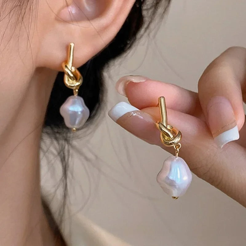 2025 New French Elegant Gold Color Bean Spliced Flat Pearl Earrings for Korean Fashion Jewelry Party Women's Sweet Accessories