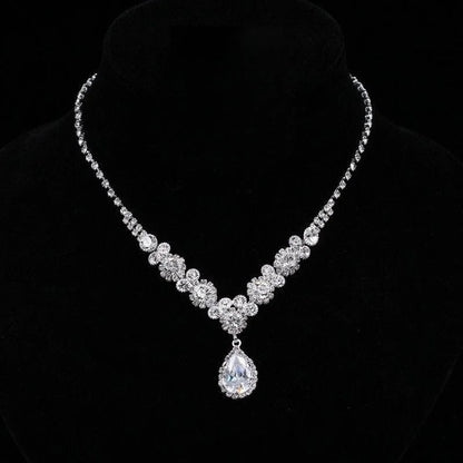 High-End Luxurious Water Droplet Pendant Necklace Sparkling Bridal Accessory Perfect for Parties Great Gift for Friends