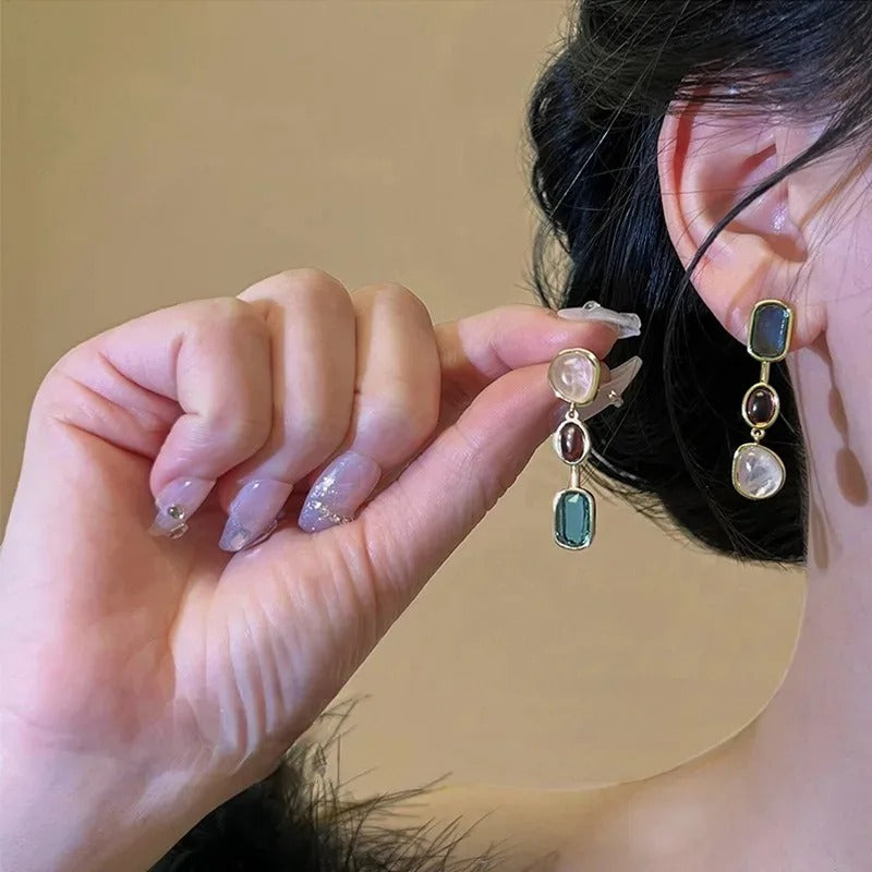 Vintage Colorful Resin Asymmetric Earrings Women’s Imitation Stone Contrast Geometric Dangle Earrings Korean Personality Jewelry