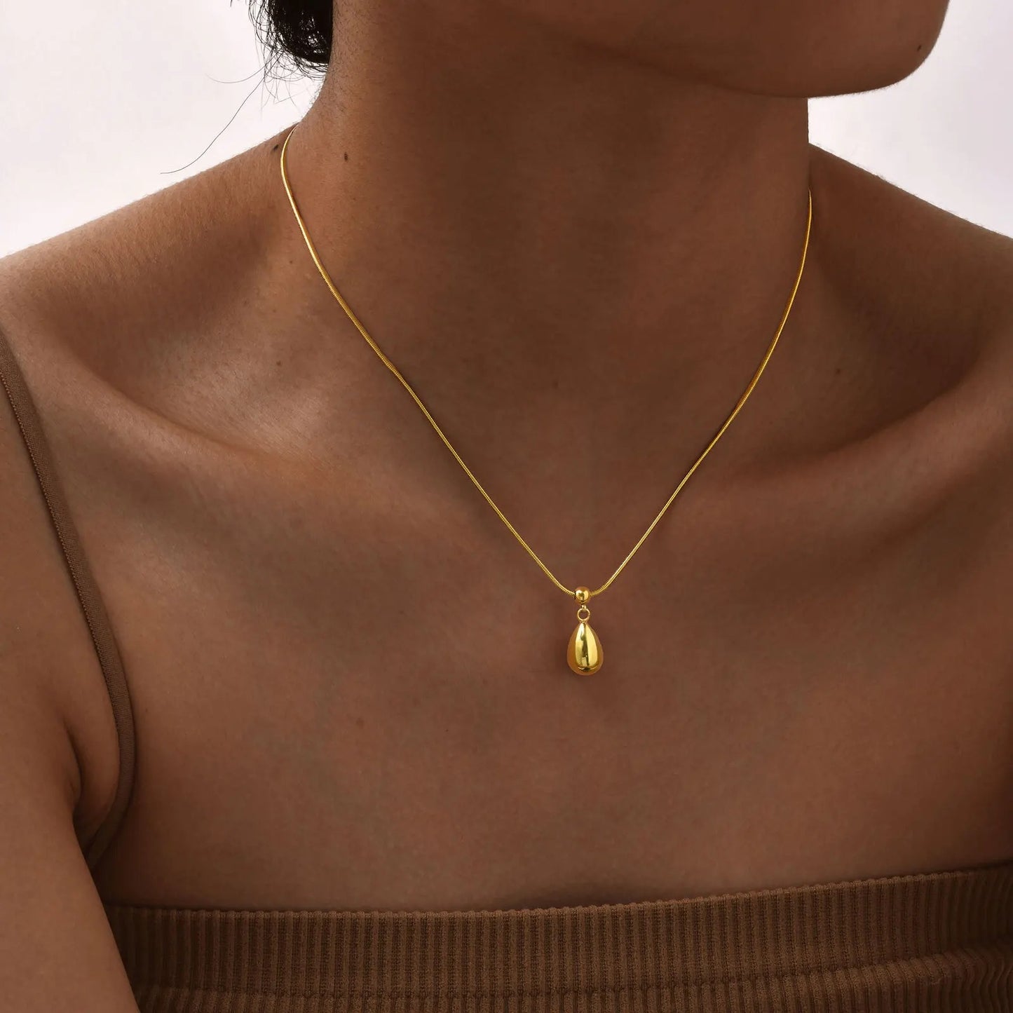 Sliding Water Droplet Pendant Necklace for Women, Waterproof Tear Pendant Necklaces, Gold Plated Stainless Steel Jewelry