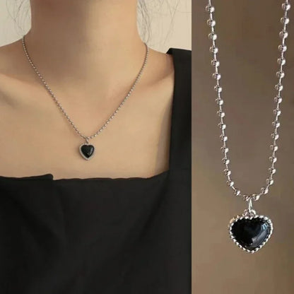 Simple Black Heart Necklace French Metal Clavicle Chain