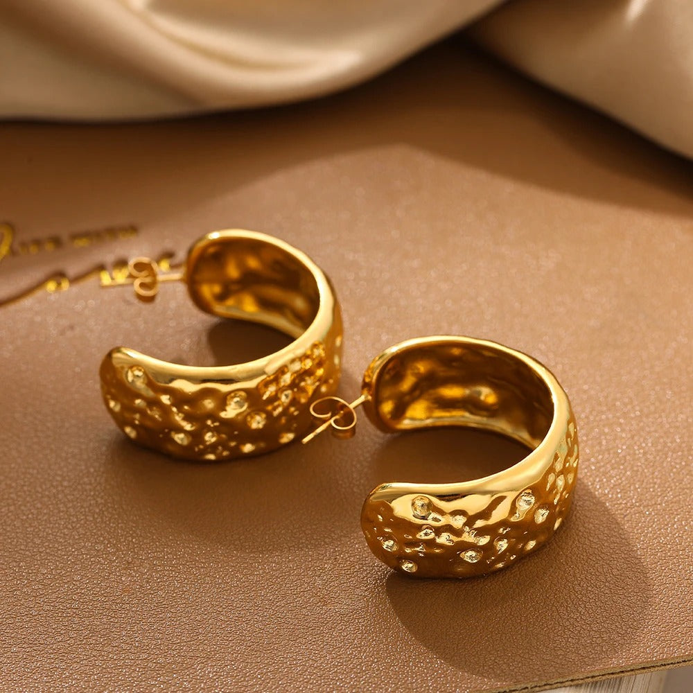 Vintage Gold Plated Hammered Hoop Earrings for Women Statement Wide C Shape Circle Earring Stainless Steel Punk Jewelry Gift