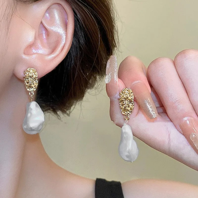 Water Droplet Imitation Pearl Dangle Earrings for Women Geometry Oval Metal Sheet Drop Earrings Party Retro Jewelry