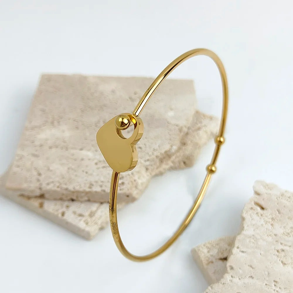 Love Buckle Gold Plated Stainless Steel Bracelet, Women's Simple Romantic Casual Commuter Hand Jewelry, Valentine's Day Gift.