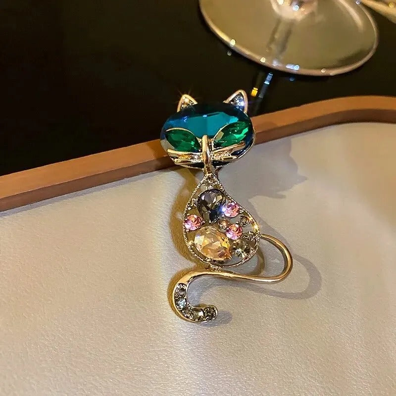 Women’s Gold Cat Brooch Rhinestone Collar & Dress Accessory