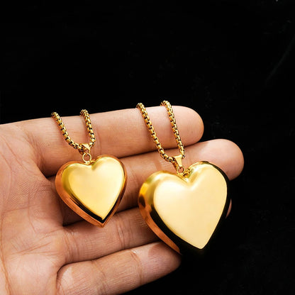 Exaggerated Punk Oversize Heart Pendant Necklace for Women Glossy Gold Plated Chunky Love Necklaces Stainless Steel Jewelry