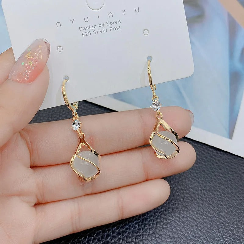New Korean Acrylic Twisted Drop Earrings for Women