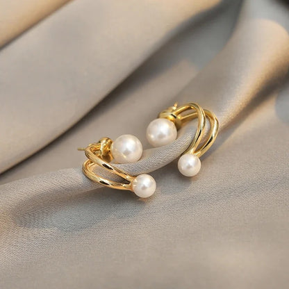 Elegant Pearl Stud Earrings Retro Luxury Jewelry for Women