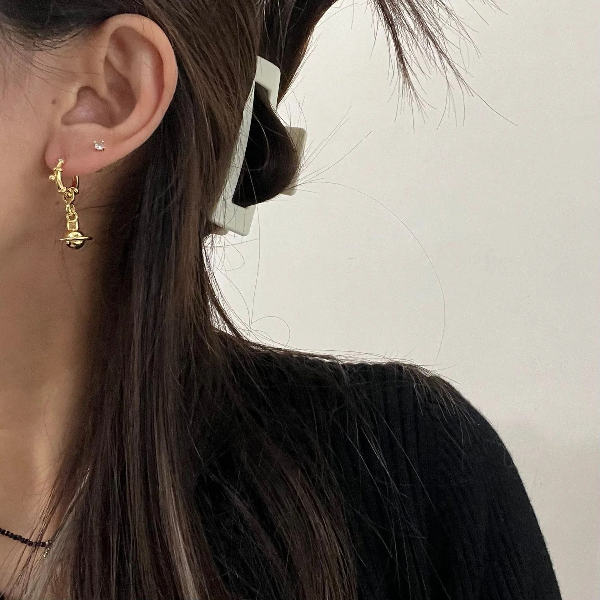 Niche And Trendy Three-Dimensional Ear Loops Are Simple And Fashionable Jewelry Gifts For Women