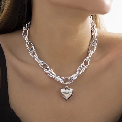 Gothic Twisted Thick Clavicle Necklace Men 2025 Punk Simple Gold Color Metal Heart Pendant Necklaces Girls Fashion Jewelry