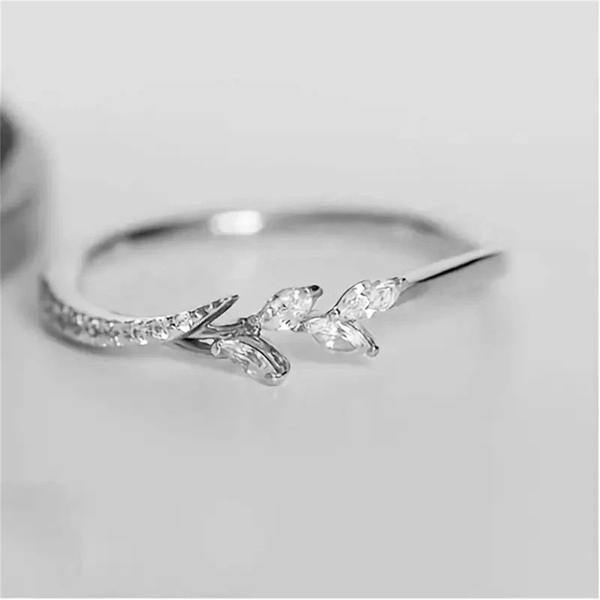 Women's Rose Gold Leaf Ring Inlay CZ Finger Ring for Wedding Party