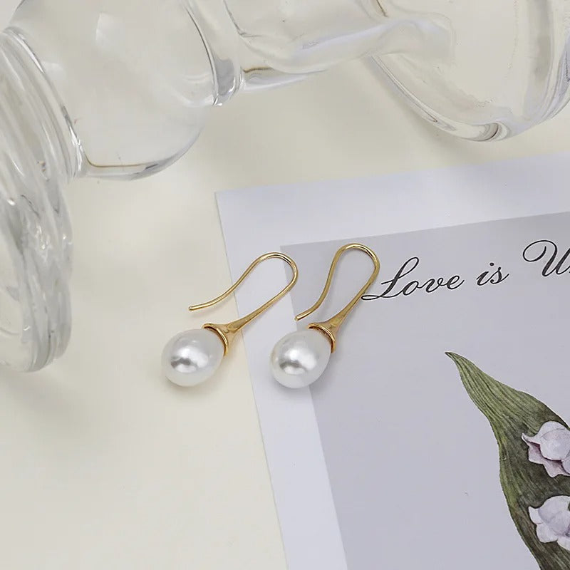 Woman Vintage Pearl Dangle Earrings 2025 Gold Color Simple Style Classic Long Hanging Earring Personality Women's Party Jewelry