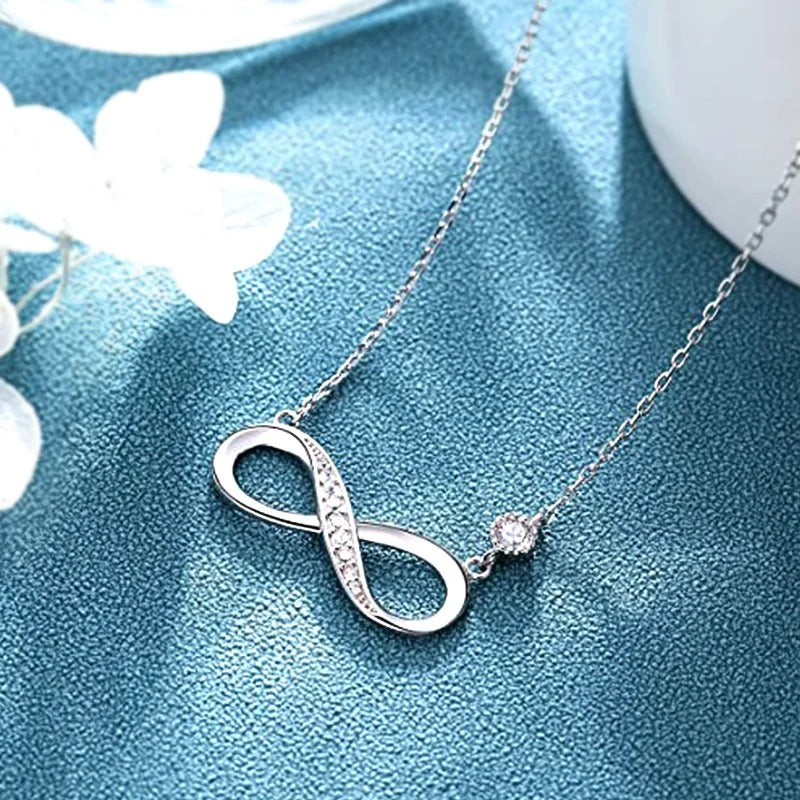 Stylish Lady Daily Wearable Necklace with Bright Zirconia Silver Color Pendant Jewelry for Engagement Trendy Jewelry Gift