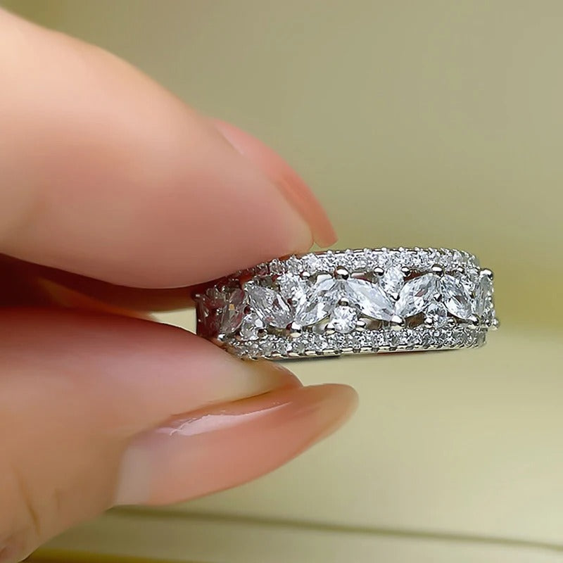 Brilliant Zirconia Women’s Wedding & Engagement Ring