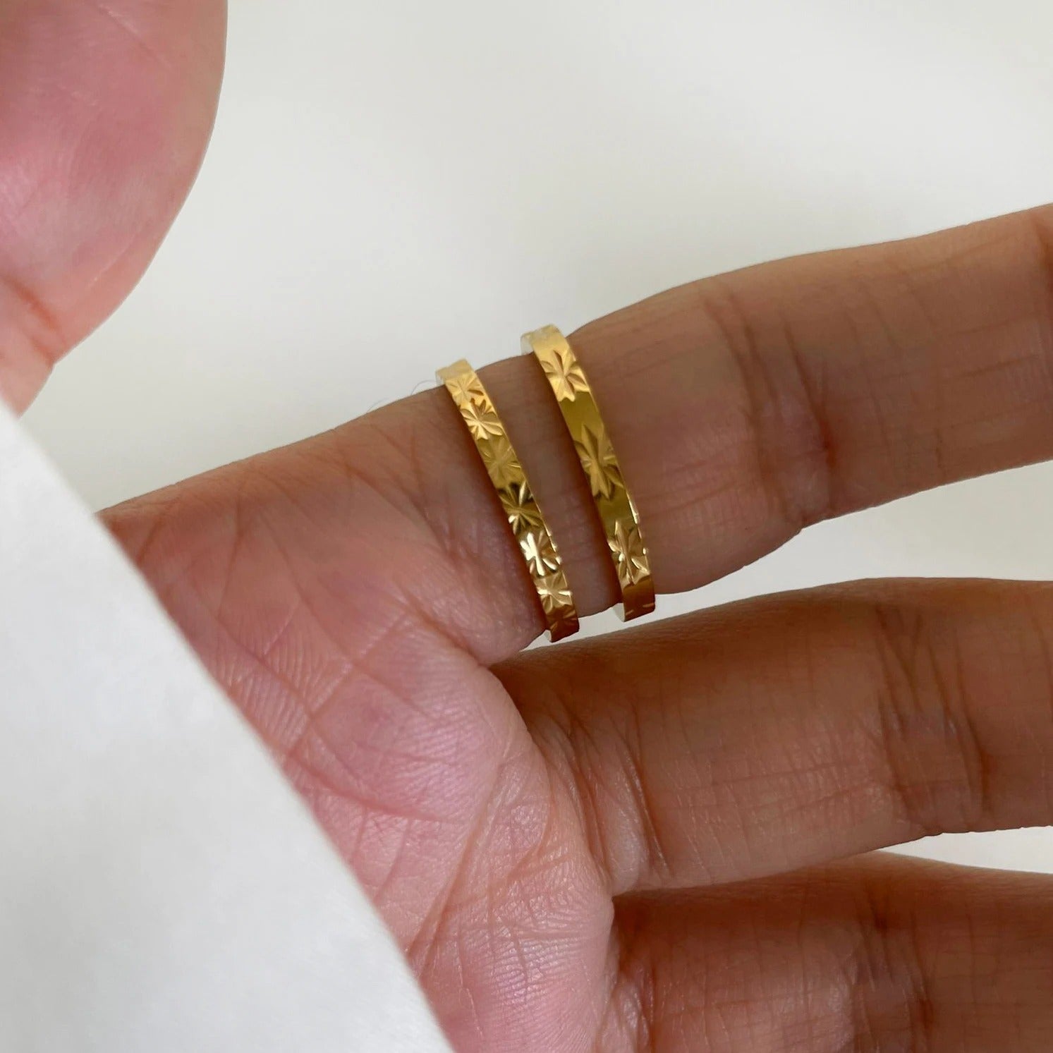 Tarnish Free Stainless Steel Gold Plated Starburst Textured Rings for Women Fashion Wedding Jewelry Stackable