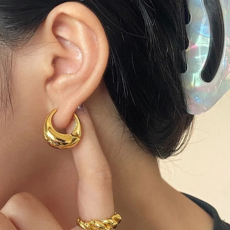 Silver Vintage Round Earrings For Women Trendy Metal Hoop Earring Jewelry Prevent Allergy Party Accessories Gifts.