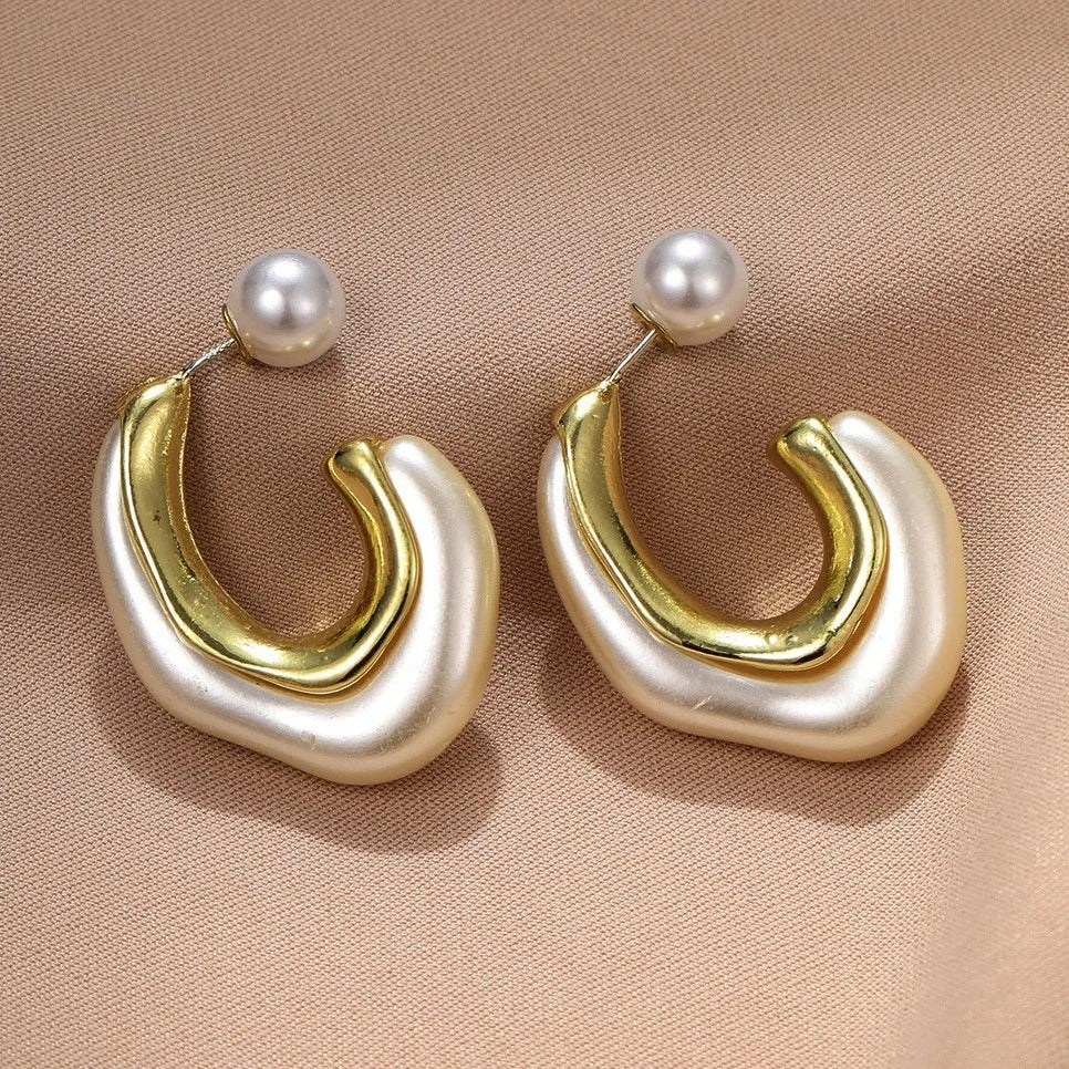 New Design Pearl Hoop Earrings CC Shape Irregular Metal Jewelry