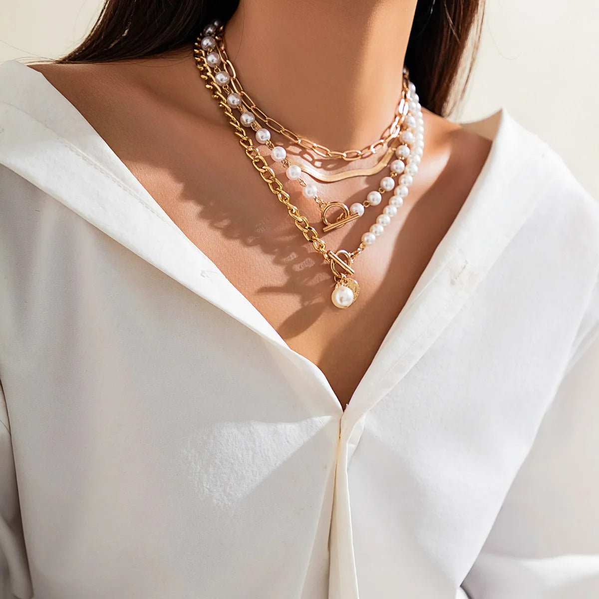 Gold Metal Circular Carved Pendant Necklace Women 2025 Multi layered Sweet Imitation Pearl Fashion Girl Beach Jewelry
