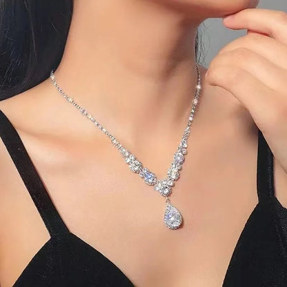 High-End Luxurious Water Droplet Pendant Necklace Sparkling Bridal Accessory Perfect for Parties Great Gift for Friends