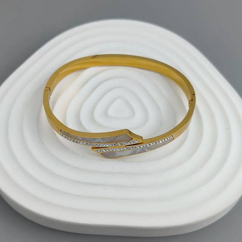Cross Zircon White Shell Gold Plated Bracelet Stainless Steel