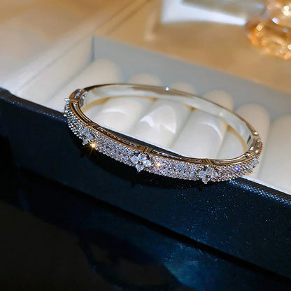 Four Leaf Flower Inlaid Shiny Zircon Bracelet for Women Girls Elegant Delicate Vintage French Jewelry Wedding