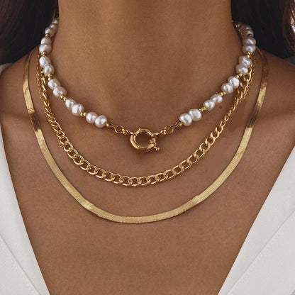Elegant Irregular Pearl Multi-layer Necklace Heart Pendant Choker Necklace For Girls Jewelry Trend Vacation Wedding Gifts