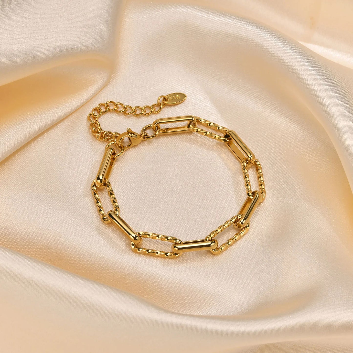 ZAKOL Gold Paperclip Chain Bracelet with Rectangle Charm