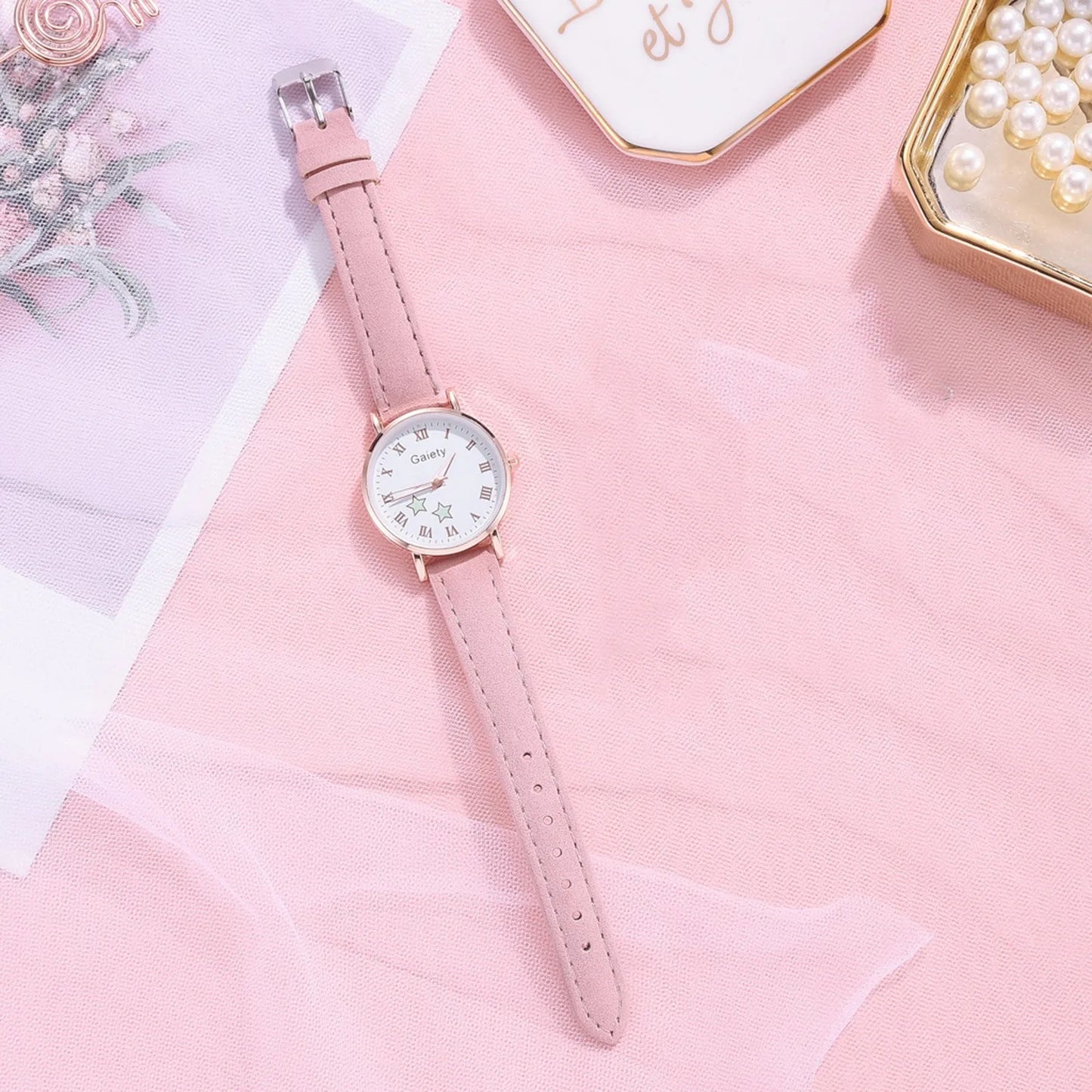 Ladies Quartz Watch with Leather Strap Star Pattern Dial