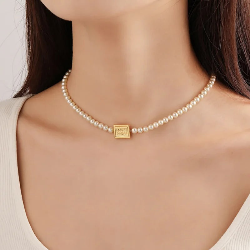 Pullable pearl necklace spring and summer square brand pendant fashion clavicle chain choker Imitation pearls necklace for women