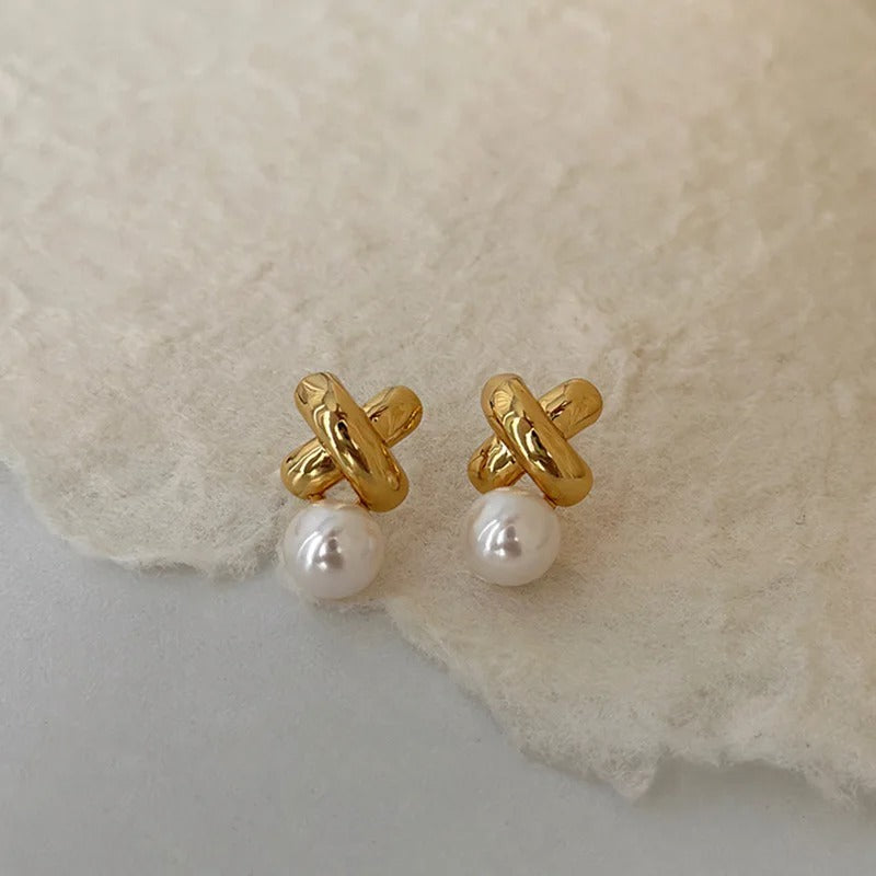 Women’s Simulated Pearl Studs Light Luxury Earrings