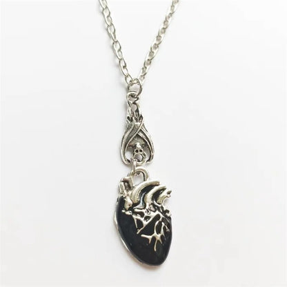 Vampire Bat Bloody Heart Pendant Necklace Fashionable Pagan Witch Jewelry Anatomy Heart Halloween Accessories Gift