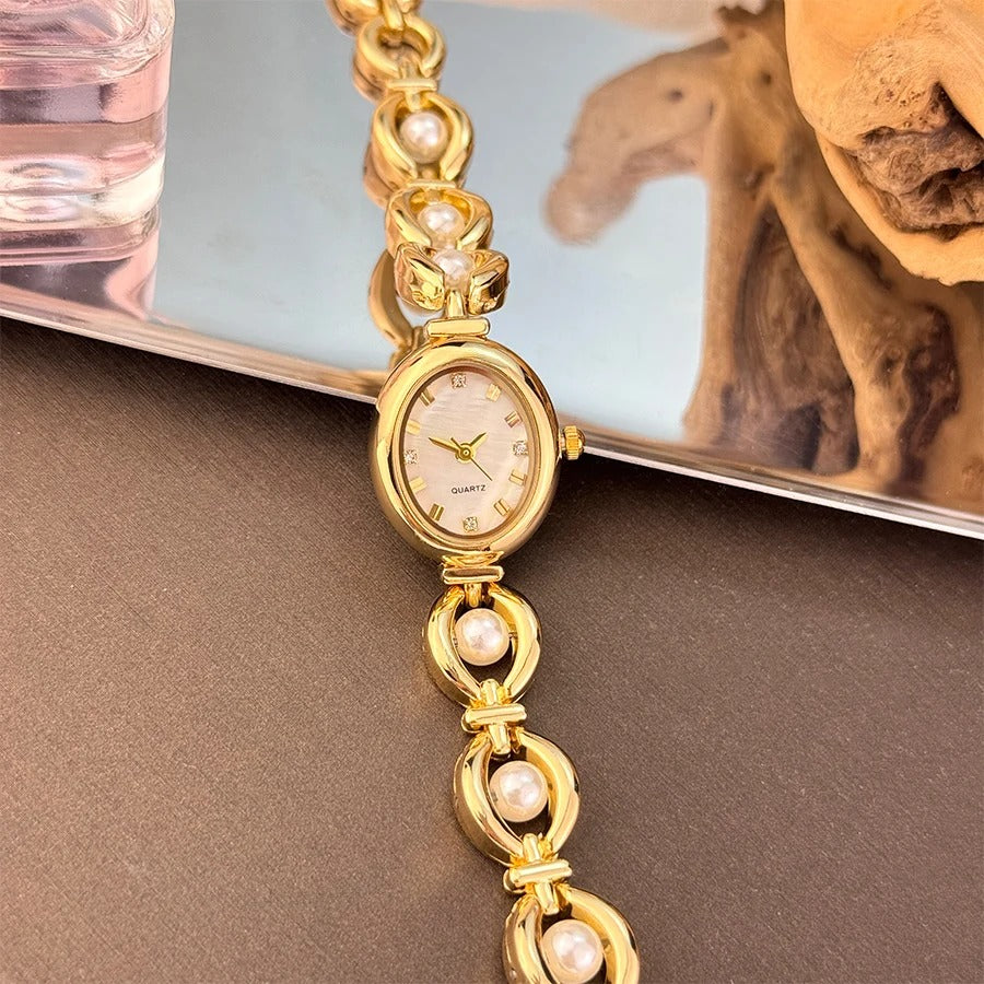 Elegant Oval Vintage Ladies Quartz Watch with Shell Bead Bracelet Luxury Minimalist Design