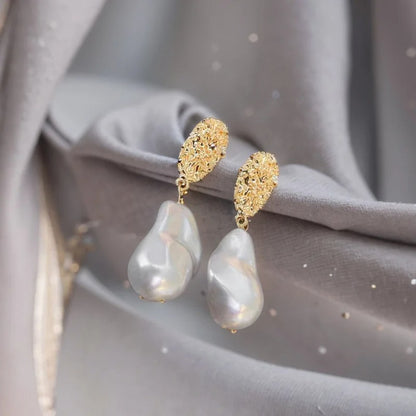 Water Droplet Imitation Pearl Dangle Earrings for Women Geometry Oval Metal Sheet Drop Earrings Party Retro Jewelry