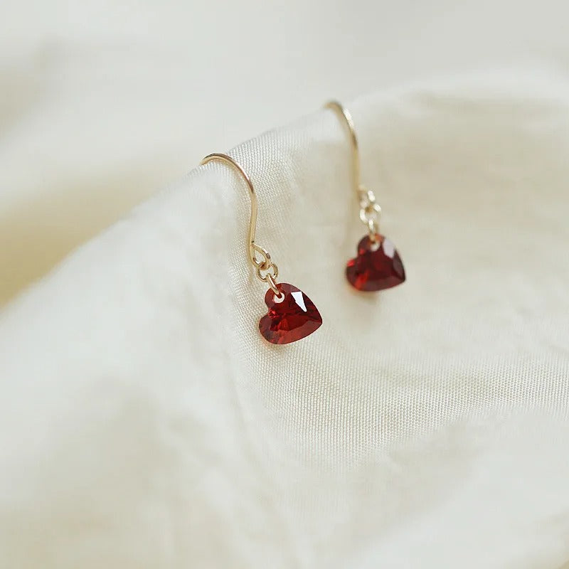 Exquisite Pomegranate Wine Red Zircon Love Heart Dangle Earrings For Women Simple Desin Gold Color Ear Hook Party Jewelry N717