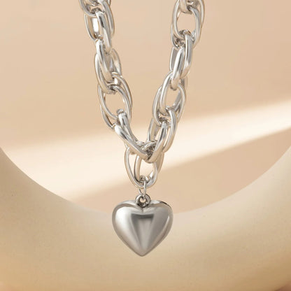 Gothic Twisted Thick Clavicle Necklace Men 2025 Punk Simple Gold Color Metal Heart Pendant Necklaces Girls Fashion Jewelry