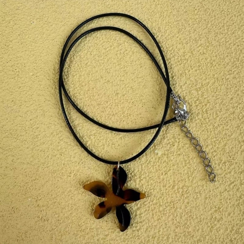 Simple Maple Leaf Choker Necklace Fashion Acrylic Clavicle Chain Jewelry