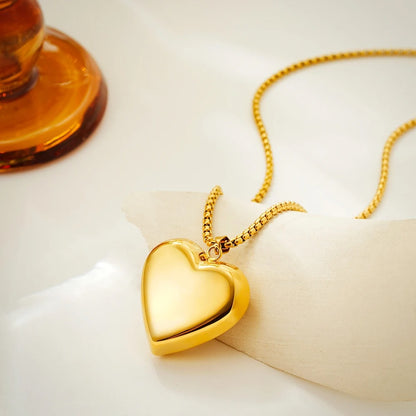 Exaggerated Punk Oversize Heart Pendant Necklace for Women Glossy Gold Plated Chunky Love Necklaces Stainless Steel Jewelry