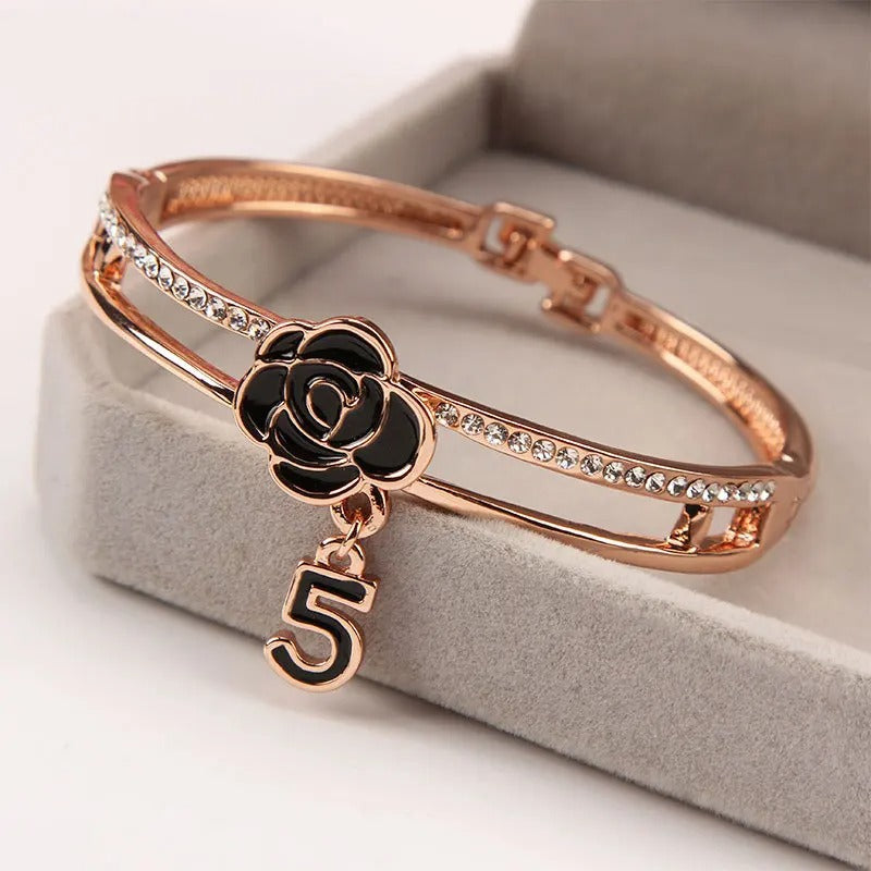 2025 Fashion bangle Vintage Summer Woman Number 5 Bracelets Luxury Jewelry