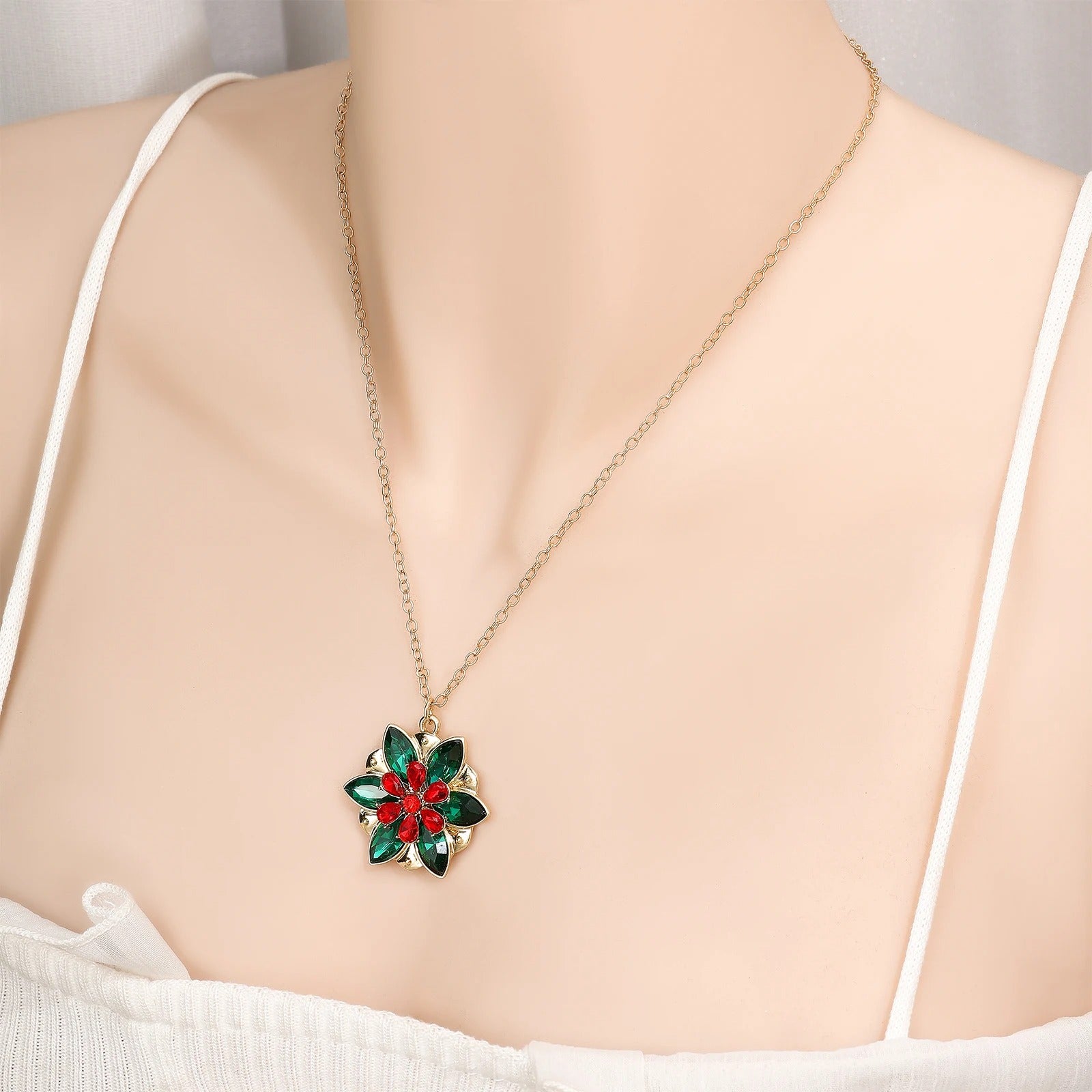 Classic Crystal Pendant Necklace New Fashion Zircon Vintage Flower Necklace for Girl Woman Jewelry Gift
