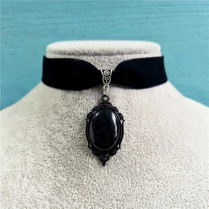 Cameo Pendant Choker Velvet Necklace for Women Fashion Pagan Witchcraft Jewelry Girls Gifts Creative Punk Choker