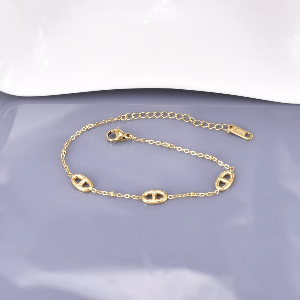 Gold-Plated Stainless Steel Bracelet Oval Charm Link Adjustable Clasp